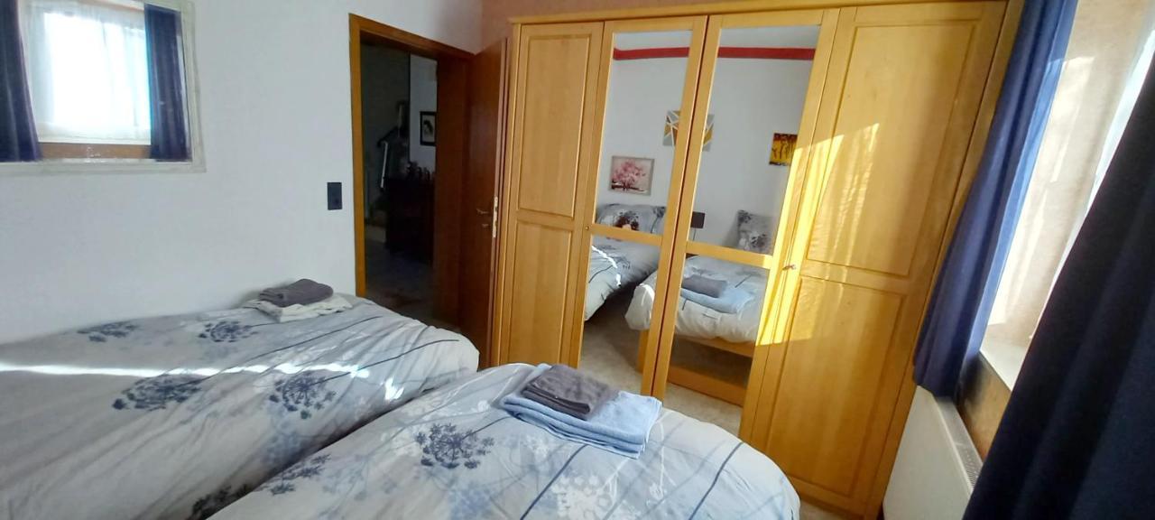 A Large Fully Furnished Private Apartment Linz am Rhein Esterno foto