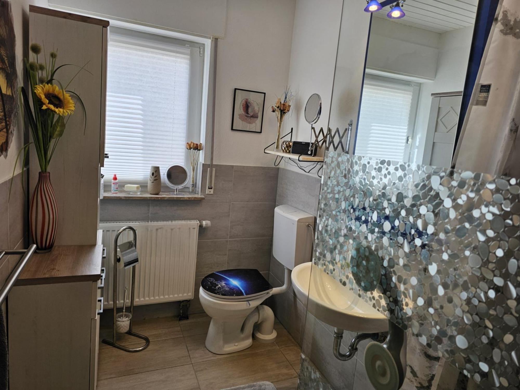 A Large Fully Furnished Private Apartment Linz am Rhein Esterno foto